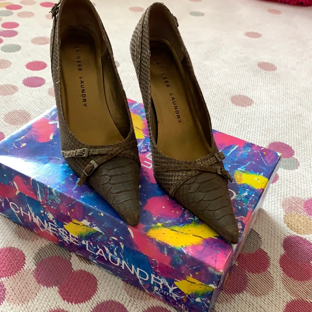 CHINESE LAUNDRY HERLS SIZE 7.5